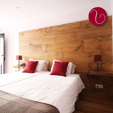 Guesthouse Vila Lusitania ฟุงชาล ภายนอก รูปภาพ