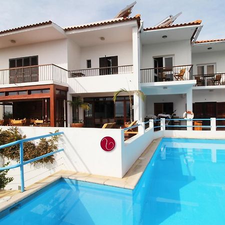 Guesthouse Vila Lusitania ฟุงชาล ภายนอก รูปภาพ