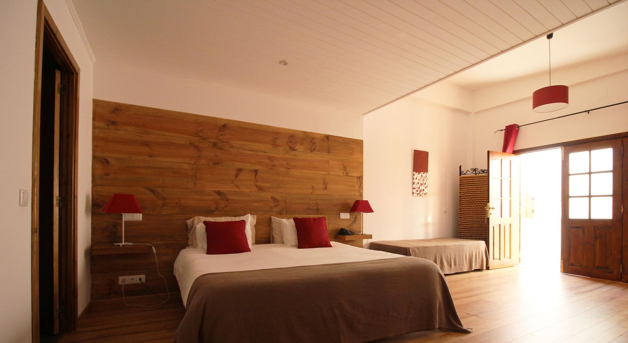 Guesthouse Vila Lusitania ฟุงชาล ภายนอก รูปภาพ