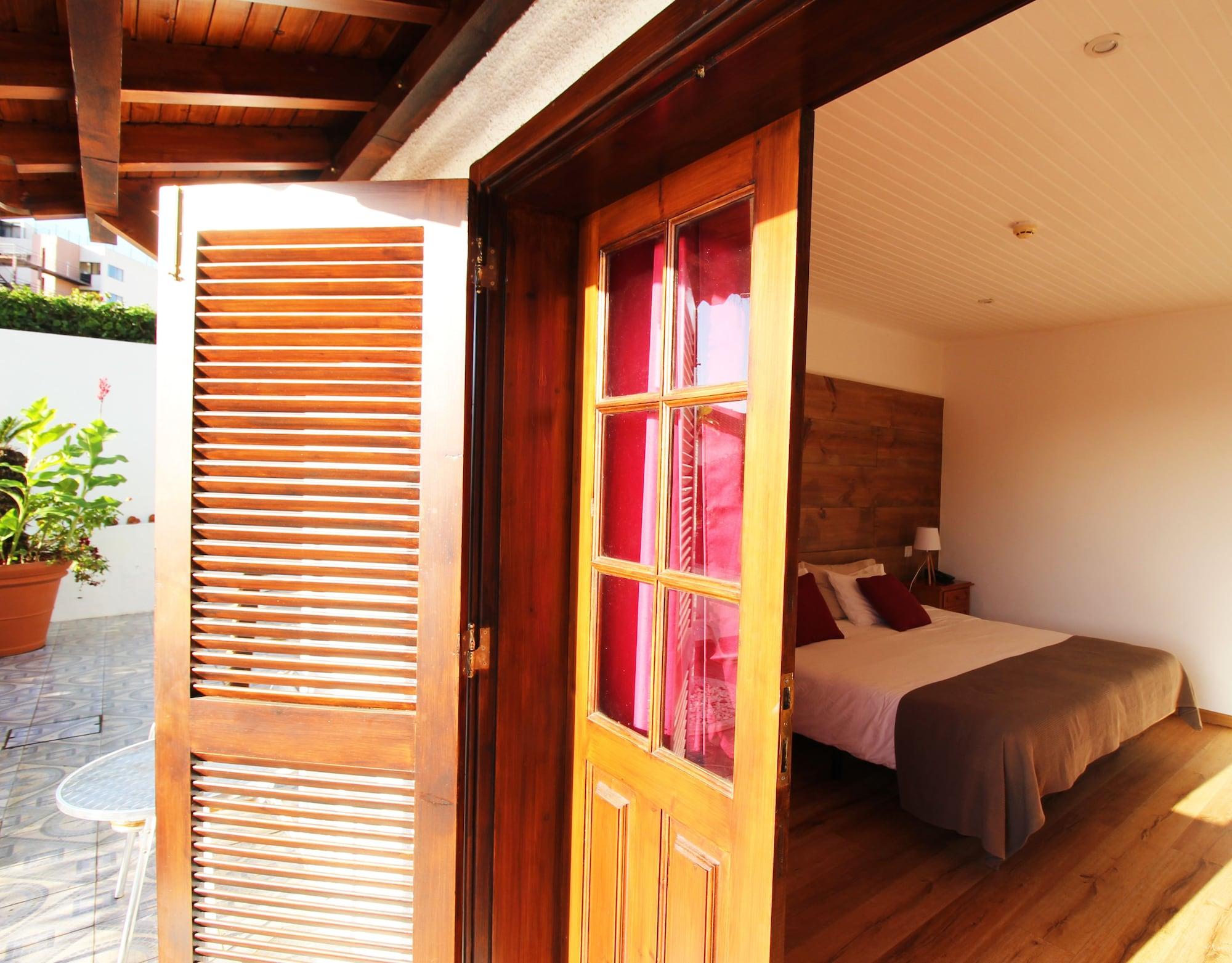 Guesthouse Vila Lusitania ฟุงชาล ภายนอก รูปภาพ