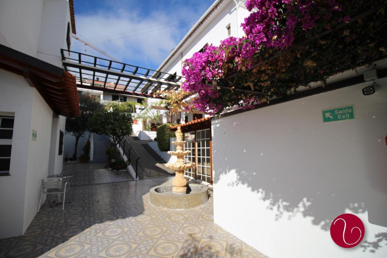 Guesthouse Vila Lusitania ฟุงชาล ภายนอก รูปภาพ