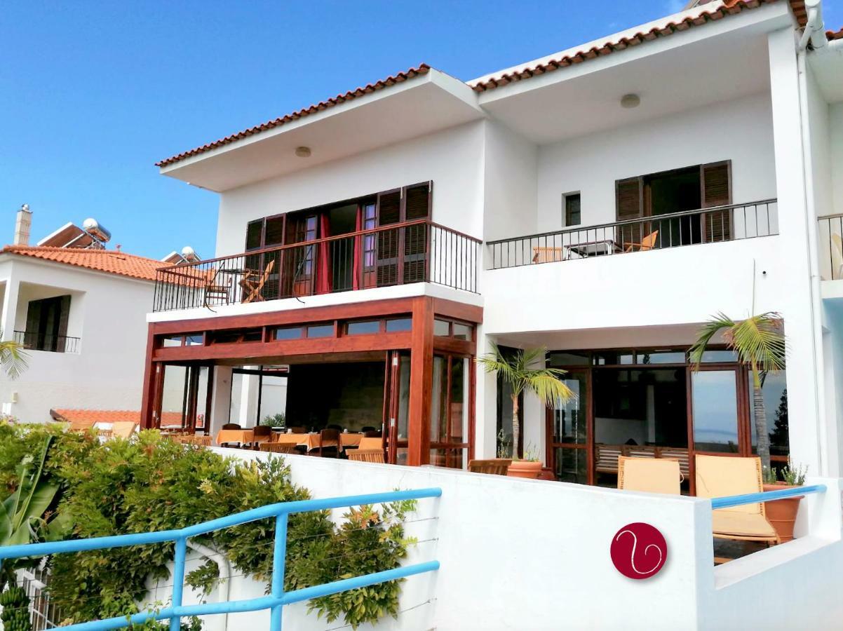 Guesthouse Vila Lusitania ฟุงชาล ภายนอก รูปภาพ