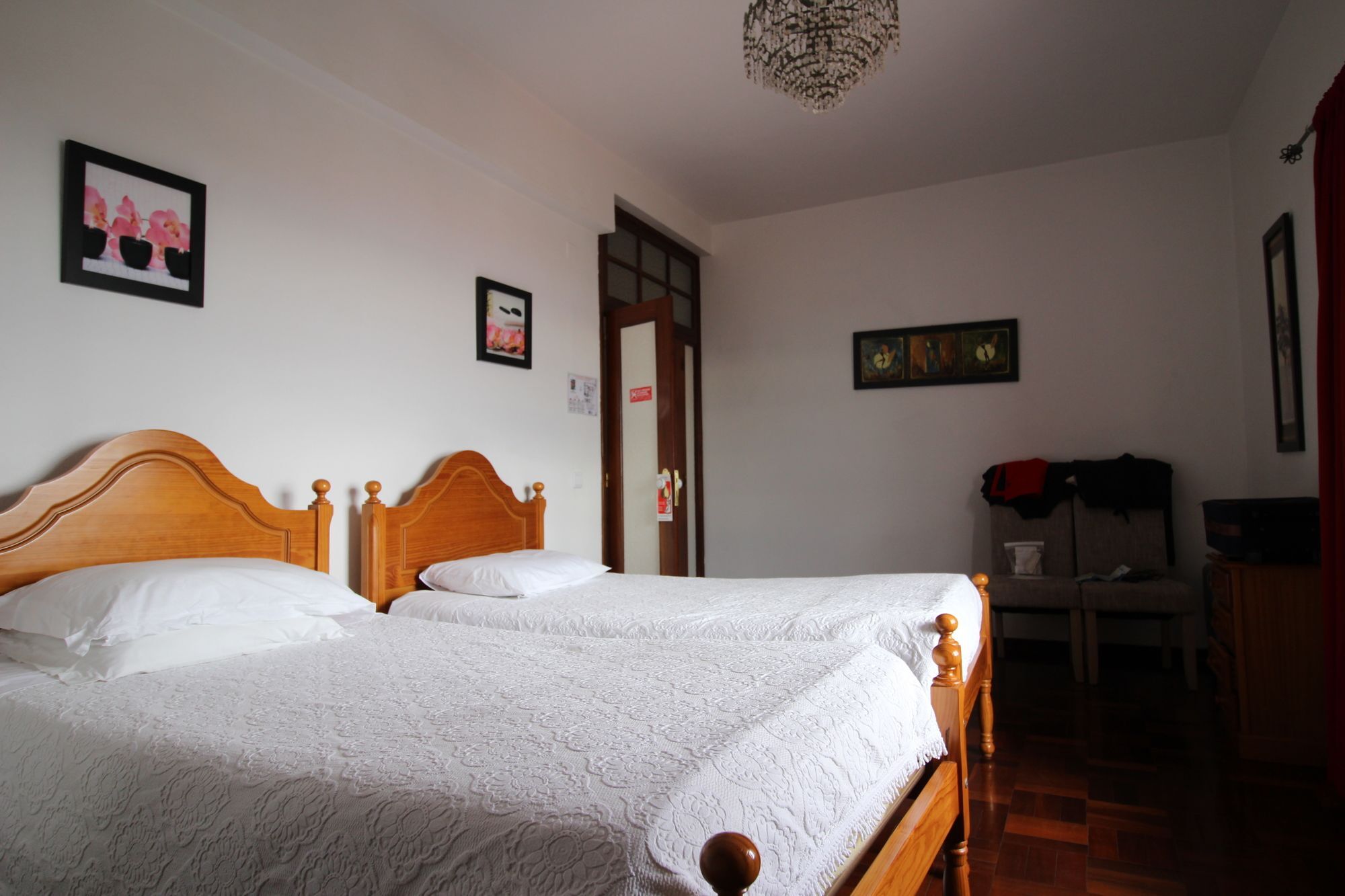 Guesthouse Vila Lusitania ฟุงชาล ภายนอก รูปภาพ