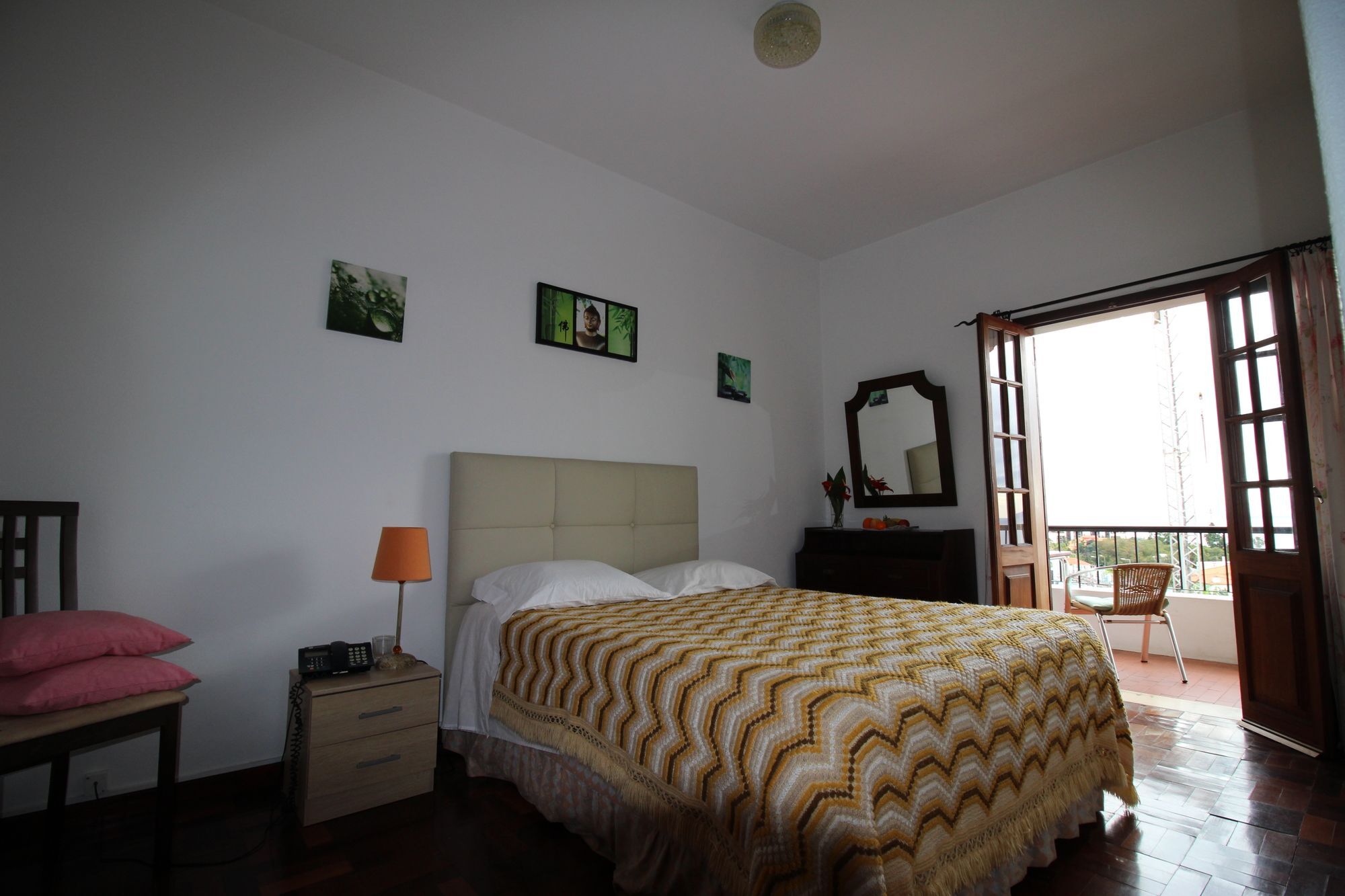 Guesthouse Vila Lusitania ฟุงชาล ภายนอก รูปภาพ