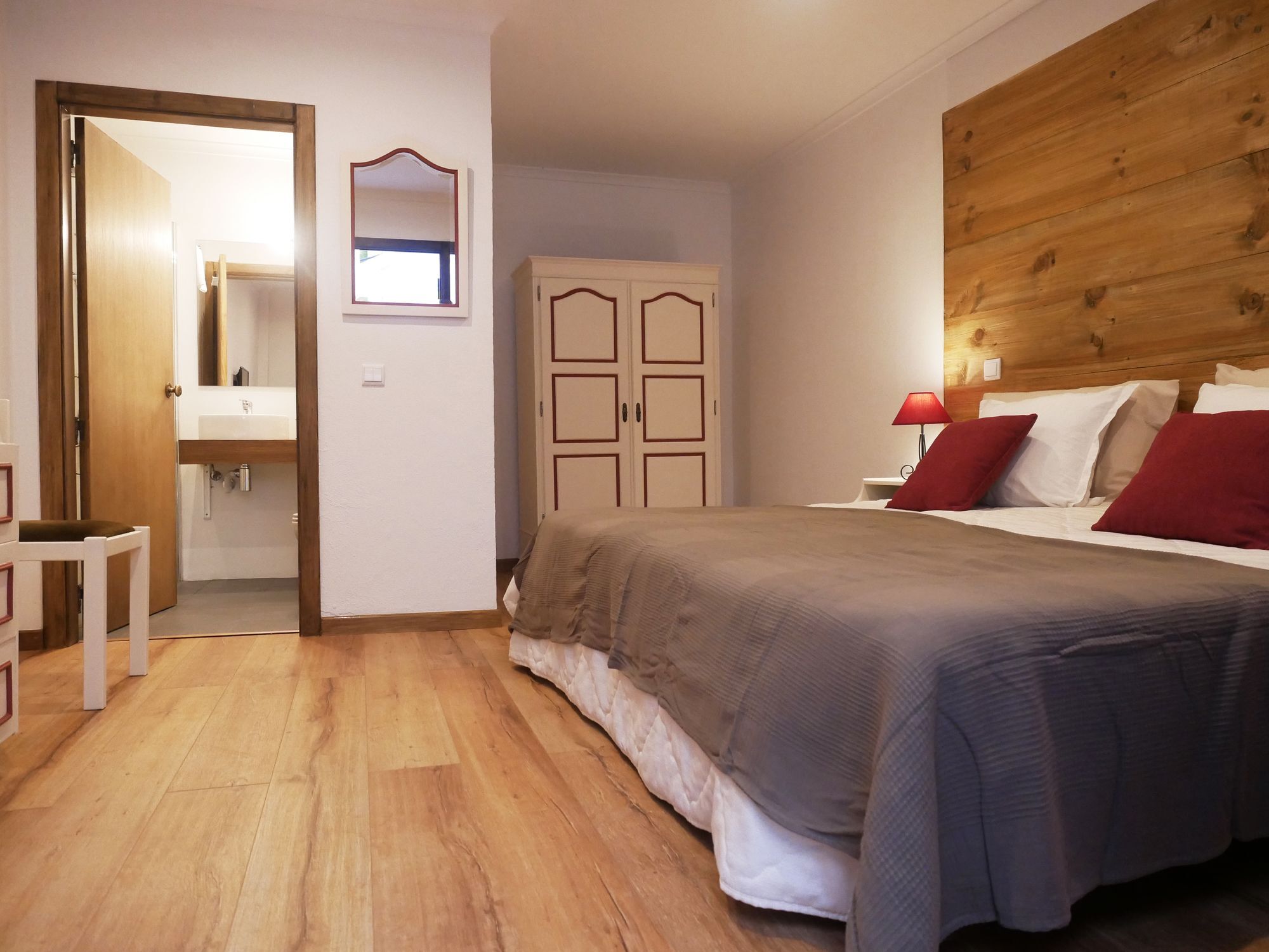 Guesthouse Vila Lusitania ฟุงชาล ภายนอก รูปภาพ