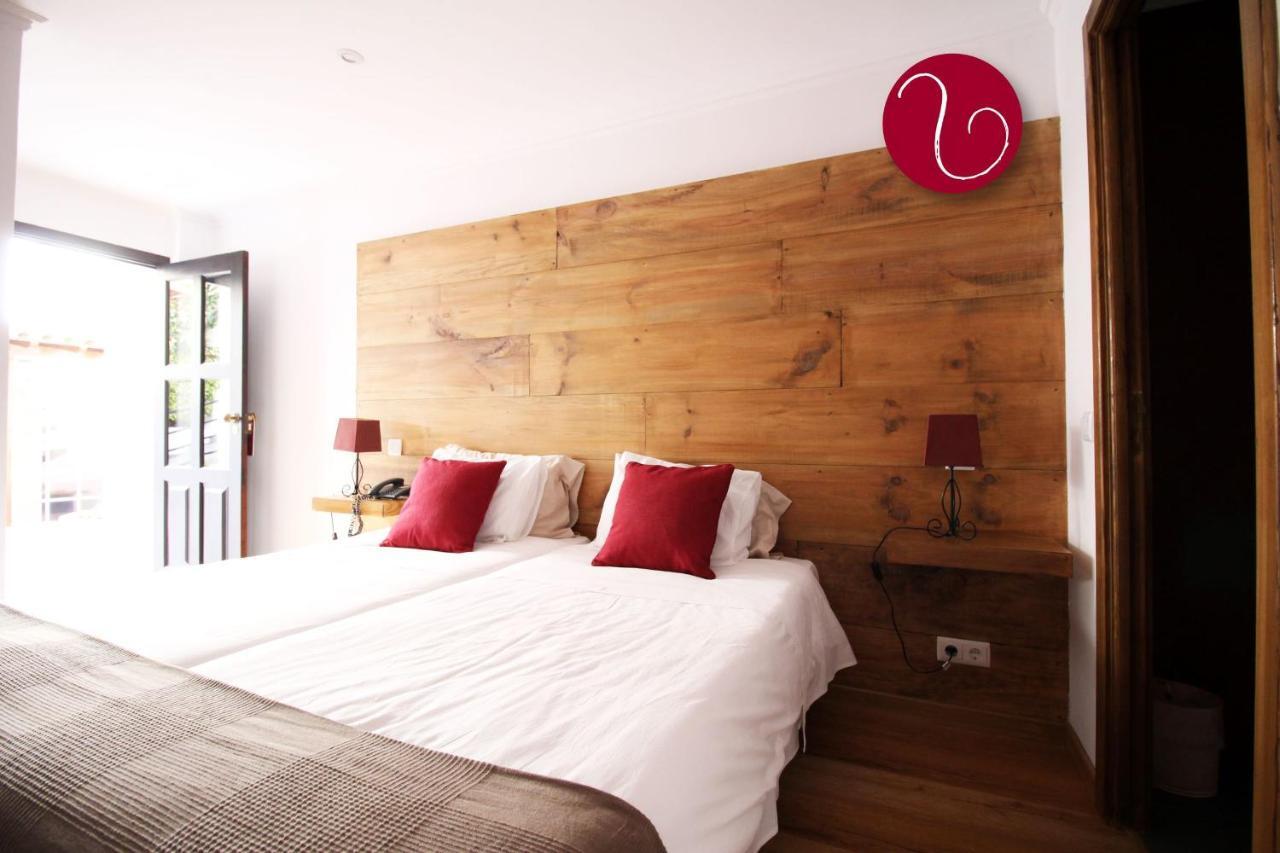 Guesthouse Vila Lusitania ฟุงชาล ภายนอก รูปภาพ